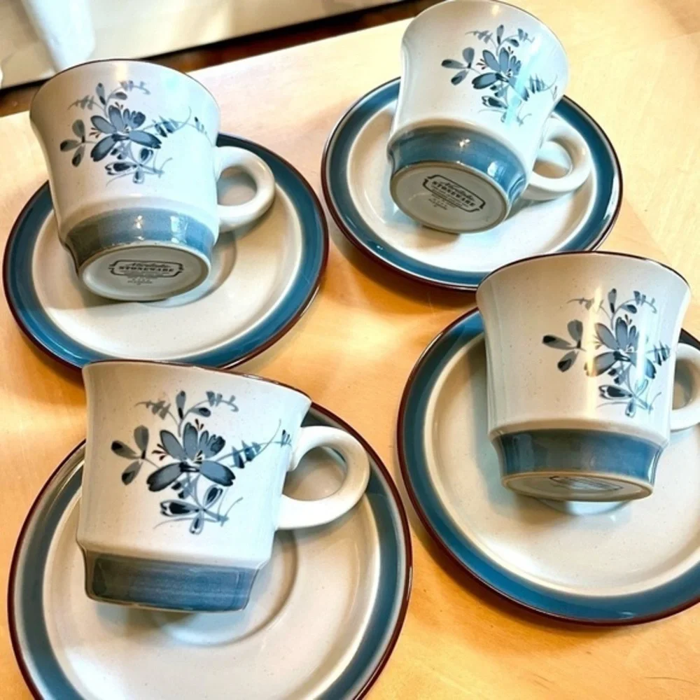 Noritake Pleasure Stoneware Tea Cups and Saucers Set of 4 Like New